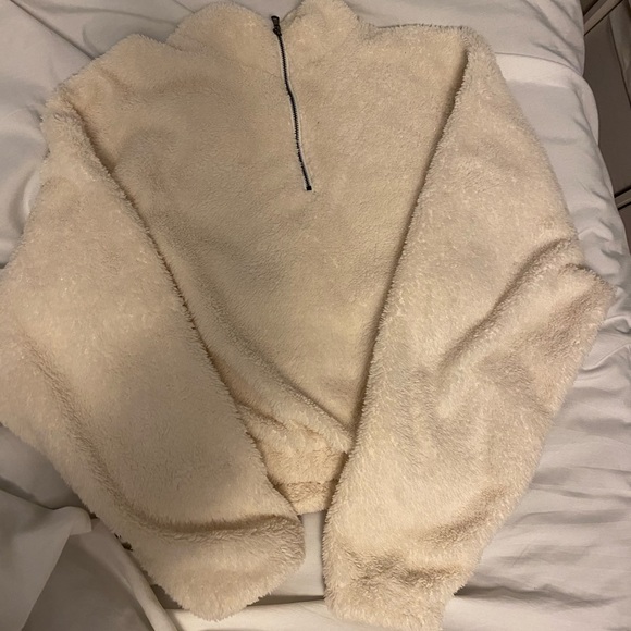 Fuzzy sweater - Picture 1 of 1